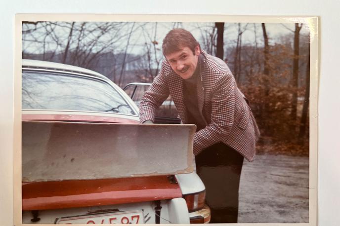 Porsche 911 RS carrera Hermann Burst | Ob klepetu nas je Hermann Burst presenetil in iz žepa potegnil nekaj starih fotografij. Na tej je on ob enem izmed prvih prototipov "ducktaila". | Foto Osebni arhiv Hermann Burst