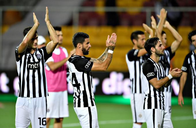 Partizan v srbskem prvenstvu za vodilno Crveno zvezdo zaostaja kar 24 točk. | Foto: Reuters