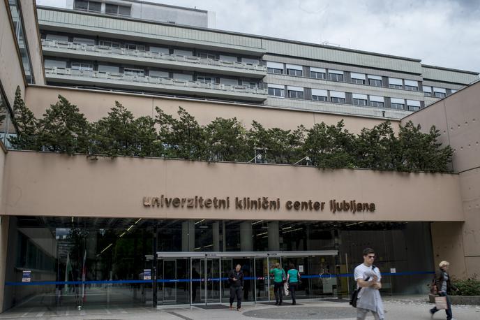 UKC Ljubljana | UKC Ljubljana je v začetku junija po pritožbi podjetja GH Holding ustavil postopek javnega naročila za sedem diagnostičnih naprav za računalniško tomografijo (CT) in rentgensko slikanje. GH Holding jim je očital, da so razpisno dokumentacijo priredili tako, da ustreza le enemu ponudniku. | Foto Klemen Korenjak