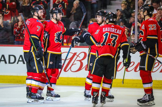 Calgary Flames | Calgary Flames so doma izgubili proti Buffalu. | Foto Reuters