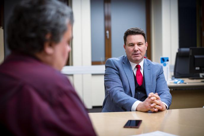 Boštjan Košak, predsednik uprave Telekoma Slovenije. | Predsednik uprave Telekoma Slovenije Boštjan Košak je na svoji skoraj tridesetletni poklicni poti spoznal, ustvarjal in vodil različne segmente slovenskih telekomunikacij. | Foto Bojan Puhek