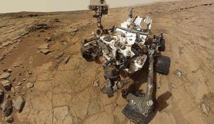 Nasin Curiosity prvič zavrtal v skalo na Marsu