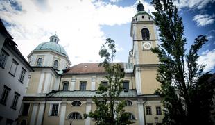 Obisk ljubljanske stolnice je za turiste po novem plačljiv #video