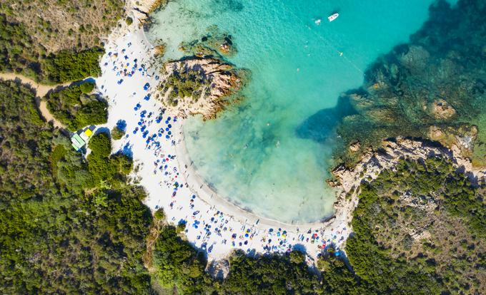 Turisti že leta radi košček raja vzamejo domov. | Foto: Getty Images