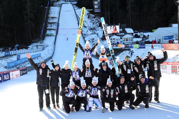 Ljubno ob Savinji NIka Prevc Nika Križnar | Slovenske skakalke so ta konec tedna na Ljubnem razveselile številne ljubitelje smučarskih skokov. | Foto www.alesfevzer.com