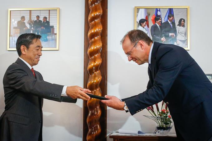 Japonci so se Franku leta 2014 za prispevek k razvoju smučanja v deželi vzhajajočega sonca zahvalili s posebnim priznanjem. | Foto: STA ,