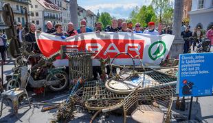 Ljubljanica čistejša za skoraj tono odpadkov