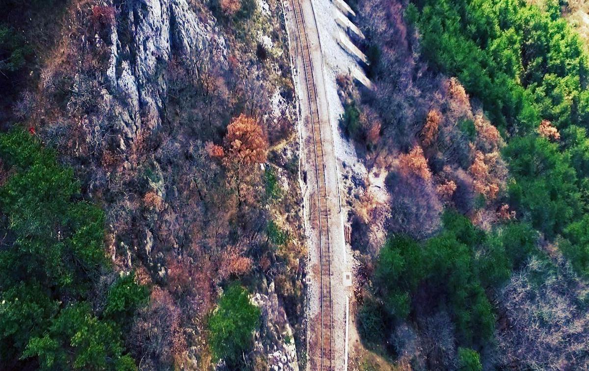 Drugi tir, železnica | Foto Gregor Pavšič