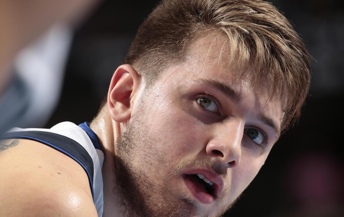 Luka Dončić | Luka Dončić se je hitro privadil na razmere v ligi NBA in je med najboljšimi novinci. | Foto Getty Images