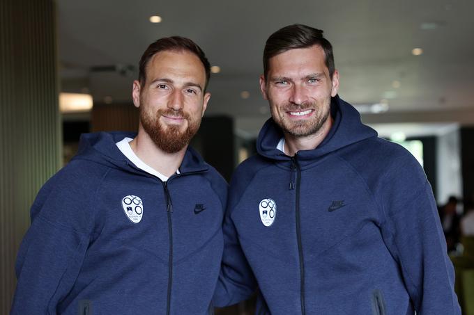 Jan Oblak že vrsto let opravlja vlogo prvega, Vid Belec, ki je letos z Apoelom postal ciprski prvak, pa drugega vratarja slovenske reprezentance. | Foto: www.alesfevzer.com