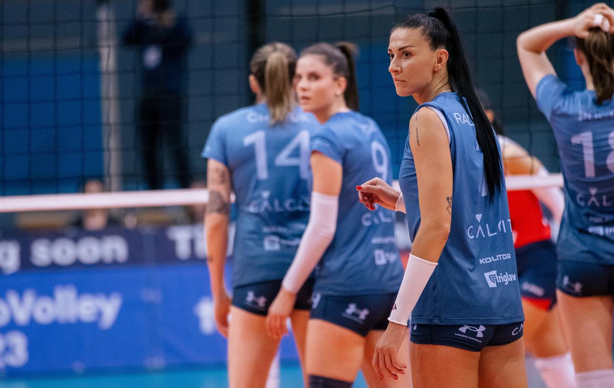 Calcit Volley | Kamničanke so slavile s 3:0 v nizih. | Foto Klemen Brumec