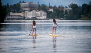 Na Bledu s prepovedjo najema kajakov in supov "mrcvarijo slovenski turizem"