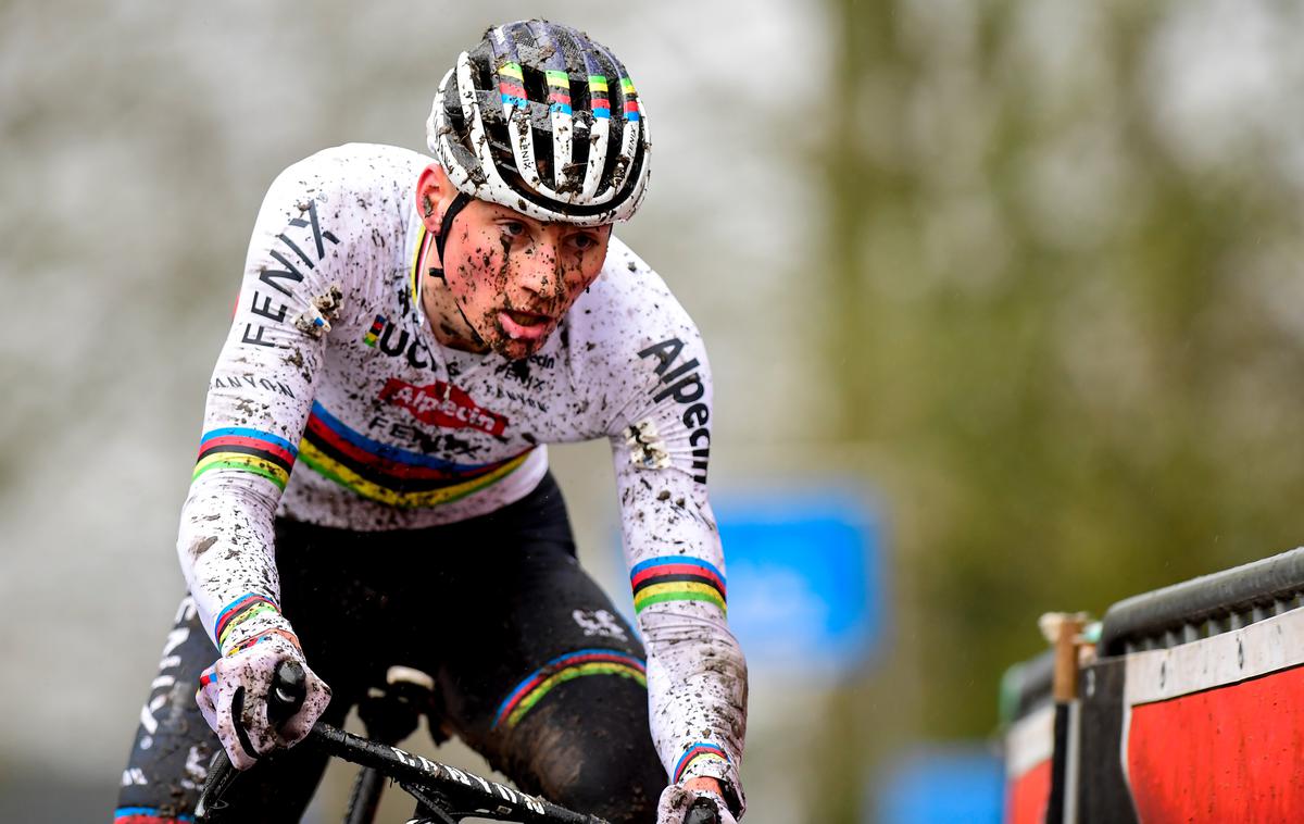 Mathieu van der Poel | Van der Poela so na sobotni dirki v Hulstu poškropili z urinom. | Foto Guliverimage