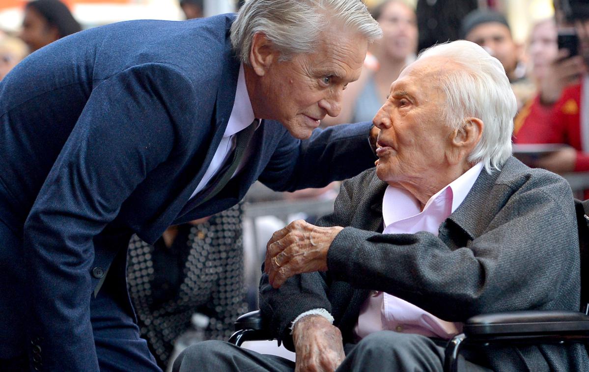 Kirk Douglas | Michael pravzaprav niti ne potrebuje očetove dediščine, saj ima sam veliko večje premoženje. | Foto Getty Images