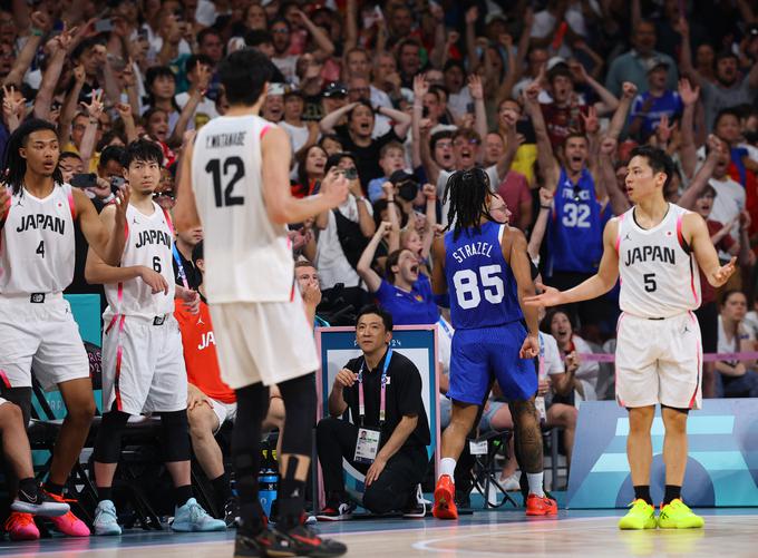 Matthew Strazer je rešil Francijo poraza proti Japonski s štirimi točkami v eni akciji! | Foto: Reuters