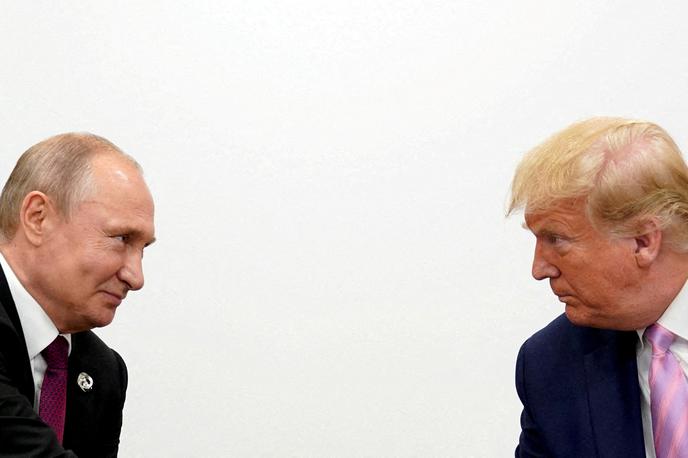 Trump Putin | "Zgodilo se bo hitro in zelo kmalu. Vsi bodo stali ob nogah svojega gospodarja in prijazno mahali z repom," je prepričan ruski predsednik Vladimir Putin.  | Foto Reuters