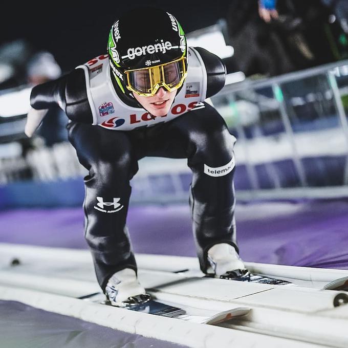 Timi Zajc bo konec tedna branil naslov državnega prvaka. On, brata Prevc in Jernej Damjan bodo zagotovo sestavljali slovensko šesterico na prvi postaji novoletne turneje v Oberstdorfu, preostala dva bo trener Gorazd Bertoncelj določil do konca tedna. | Foto: Sportida