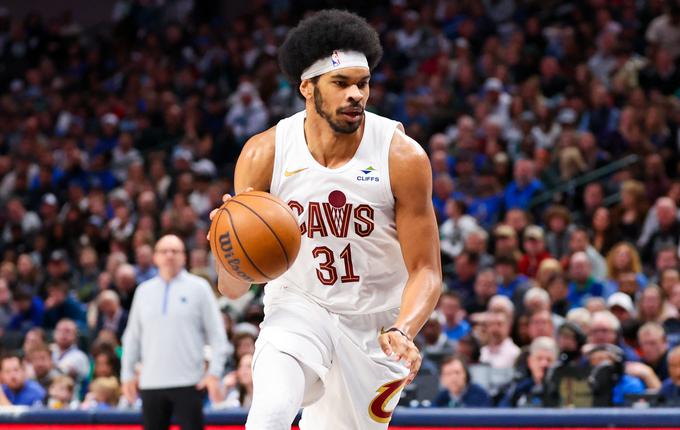 Jarrett Allen je zbral 24 točk in kar 23 skokov, od tega devet v napadu! Drugič v karieri je tako zbral vsaj 20 točk in skokov na eni tekmi. | Foto: Reuters