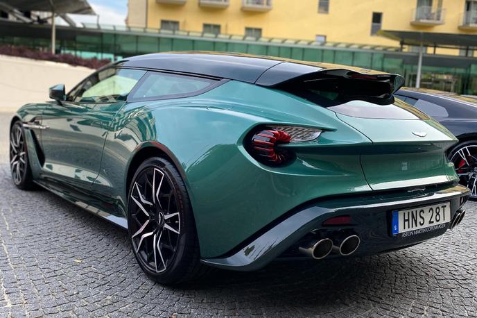 Aston Martin Vanquish Zagato Shooting brake | Eden od le 99 izdelanih aston martinov v Portorožu. Cene zanj so se vrtele okoli enega milijona evrov. | Foto Gašper Rednak