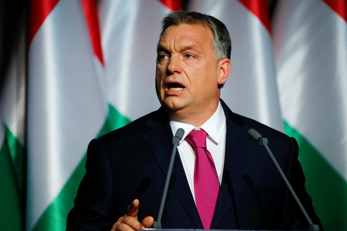 Viktor Orban meni, da je opozicija zaradi nasprotovanja vladnim ukrepom za zaprtje meja pred migranti popolnoma brez stika z realnostjo in da ji ni pomoči. | Foto: Reuters