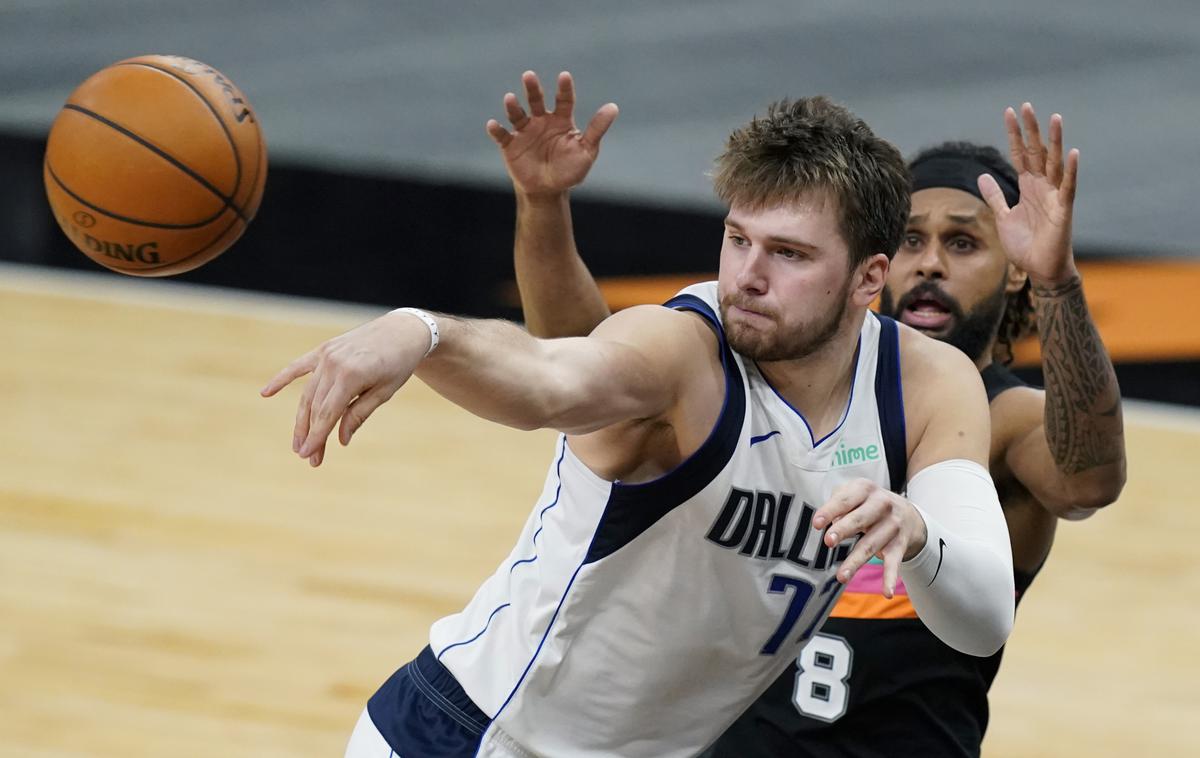 Luka Dončić | Luka Dončić: njegovo povprečje v tretji sezoni znaša 27,4 točke, 9,4 skoka in  9,7 asistence. | Foto Guliverimage