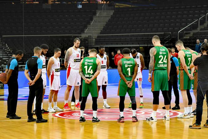 Tekmo sta ekipi odprli z minuto molka v spomin na žrtve potresov v Turčiji in Siriji. | Foto: Tine Ružič/Cedevita Olimpija