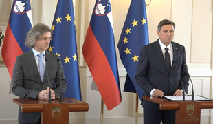 Pahor Golobovi vladi: Odstop od nakupa boxerjev je tvegana odločitev