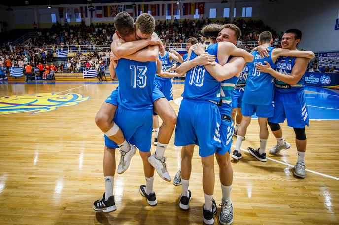 Slovenija košarka eurobasket 18 | Slovenski košarkarji do 18 let so prišli na EuroBasketu do bronaste medalje, kar je velik uspeh za slovensko košarko. | Foto Vid Ponikvar