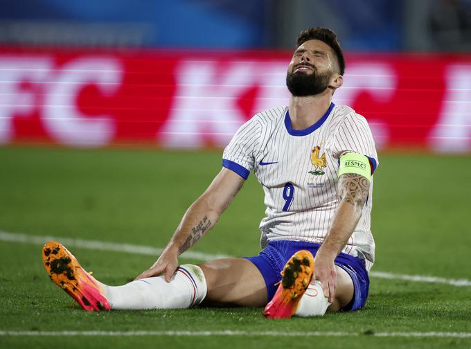 Olivier Giroud po eni izmed zapravljenih priložnosti na zadnji reprezentančni tekmi na domačih tleh. | Foto: Reuters