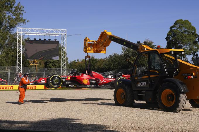 Charles Leclerc je odstopil že v Bahrajnu, zdaj že drugič v sezoni. | Foto: AP / Guliverimage