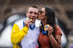 Evenepoel poziral z obema zlatima medaljama: vsega je "kriva" žena Oumi