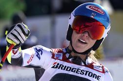 Mikaela Shiffrin dva zavoja pred konkurenco