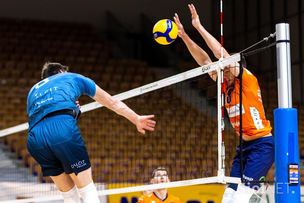 1. DOL: ACH Volley - Calcit Volley