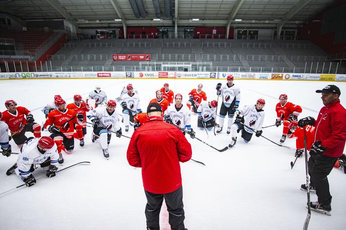 HDD Sij Acroni Jesenice | Dve tretjini testiranih članov Jesenic na novi koronavirus je prejelo pozitiven rezultat. Le devet testov od 29 je bilo negativnih.  | Foto Peter Podobnik/Sportida