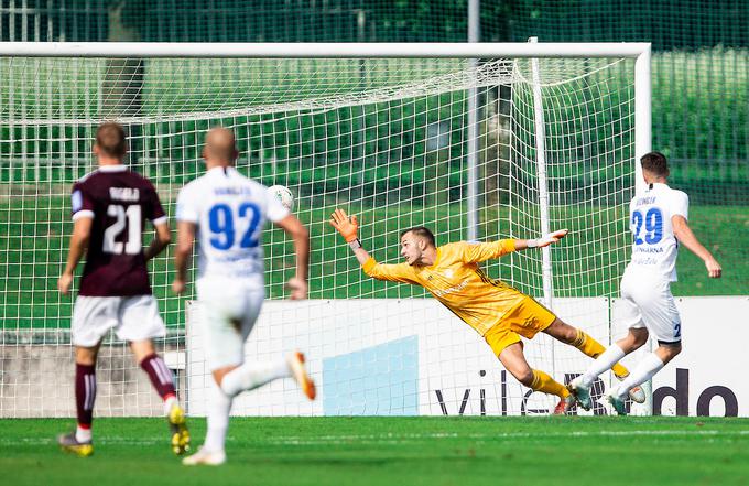 Po tem strelu je Dario Vizinger dosegel nov gol in na atraktiven način premagal Jalena Arka. | Foto: Vid Ponikvar