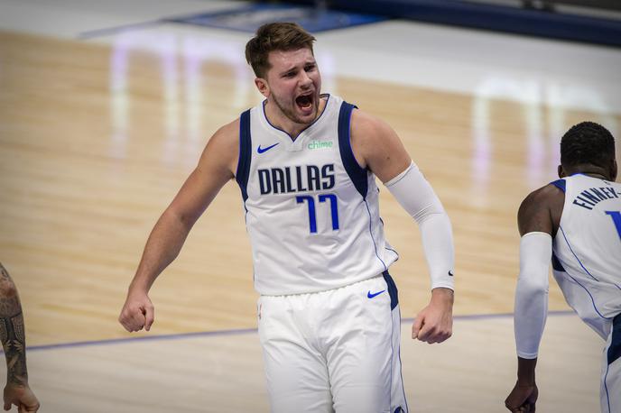 Luka Dončić | Luka Dončić navdušuje v ligi NBA in dobro polni tudi statistične kolone. | Foto Reuters