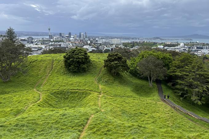 Na Novi Zelandiji so zelo navezani na naravo. Zelena dežela že na obrobju več milijonskega Aucklanda. | Foto: Guliverimage