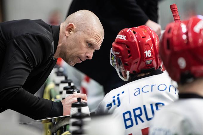 S trenersko vlogo se je prvič srečal v Lyonu v sezoni 2015/16, v kateri je zaradi hude poškodbe končal kariero.
 | Foto: Grega Valančič/Sportida