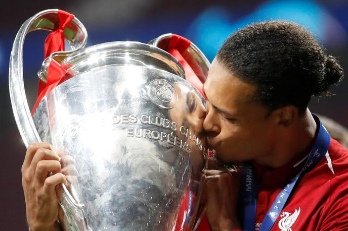 Virgil van Dijk | Ne bi se čudili, če bi zlato žogo prejel branilec Liverpoola Virgil van Dijk. | Foto Reuters