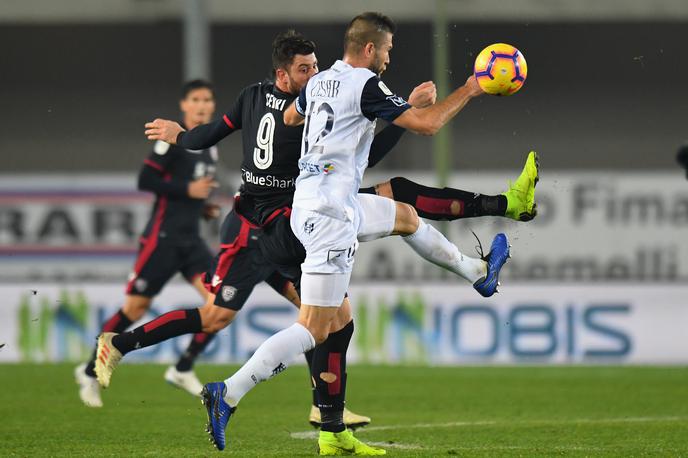 Boštjan Cesar | Boštjan Cesar v akciji na tekmi med Chievom in Cagliarijem. | Foto Getty Images