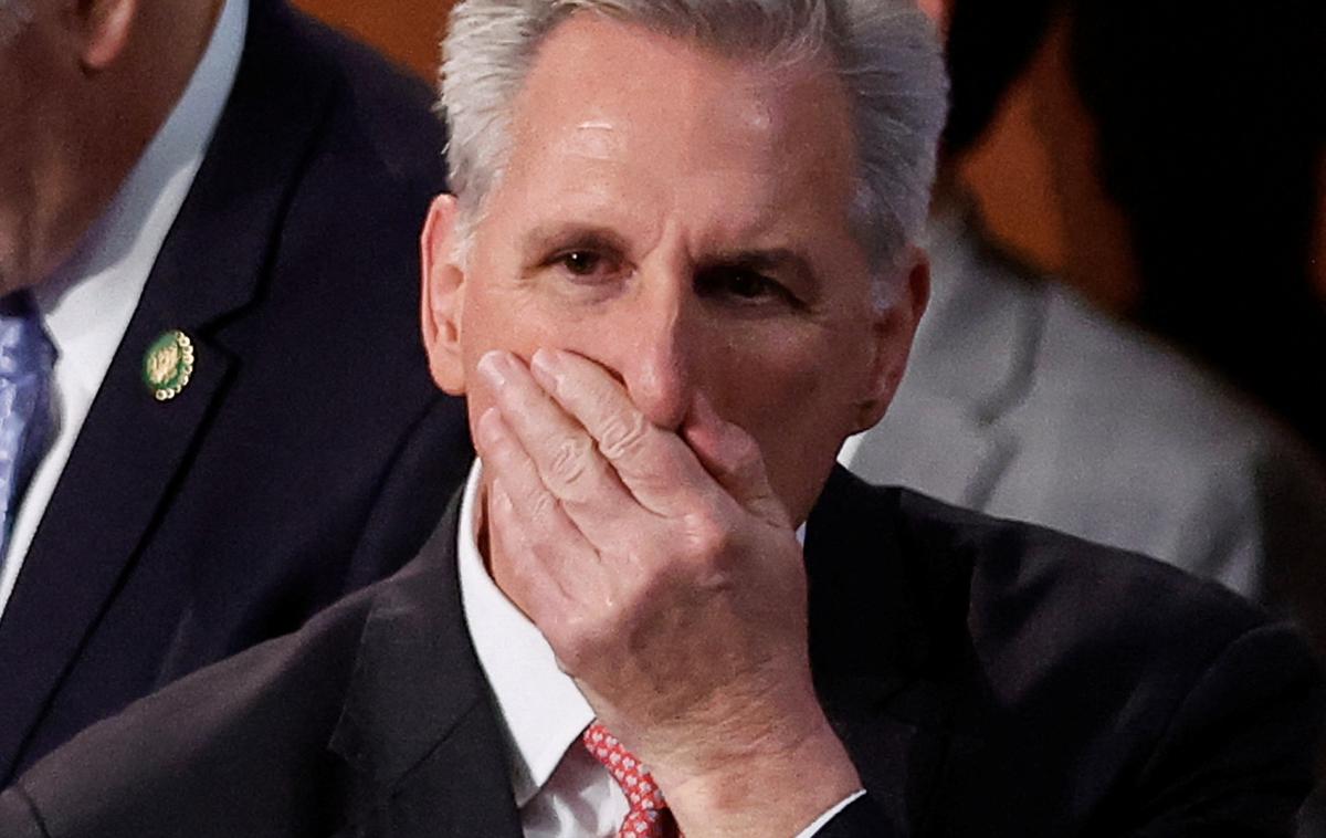 Kevin McCarthy | Težave so se napovedovale že maja, ko je Kevin McCarthy s predsednikom ZDA Joejem Bidnom dosegel dogovor o proračunu in meji javnega dolga. | Foto Reuters