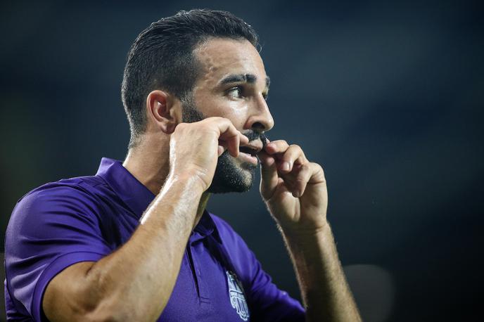 Adil Rami | Adil Rami, ki je z Marseillom pred časom gostoval tudi v Stožicah, se seli v Turčijo. | Foto Morgan Kristan / Sportida