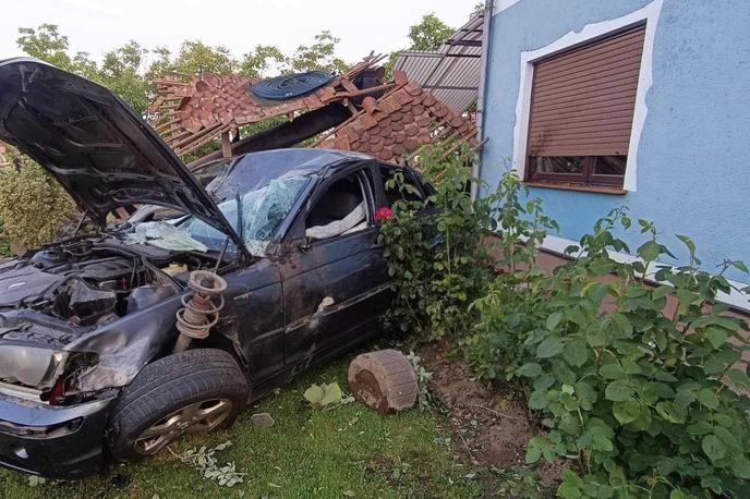 nesreča, vozilo | V nesreči sta se poškodovala tako voznik kot sopotnica. | Foto PGD Murska Sobota