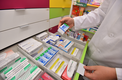 Konec ugovora vesti za farmacevte. Poslanka Levice: Naj si poiščejo drugo zaposlitev.