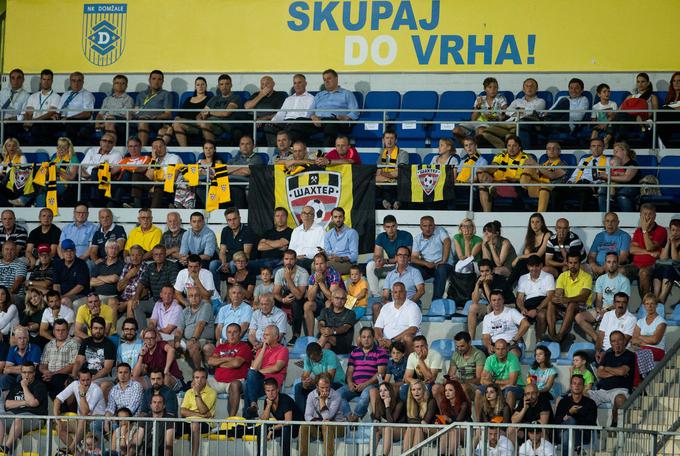 Tribune v Domžalah so bile lepo napolnjene. | Foto: Vid Ponikvar