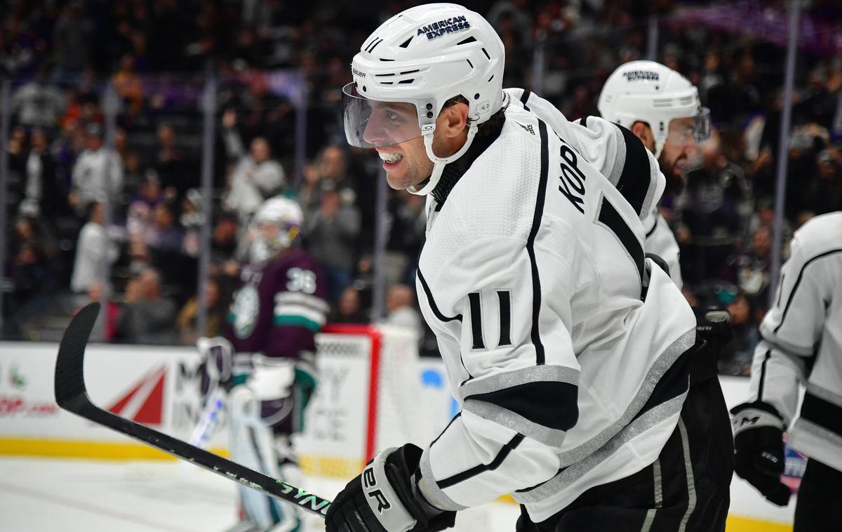 Anže Kopitar,. Los Angeles Kings | Anže Kopitar s soigralci gosti San Jose Sharks. | Foto Reuters