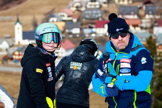 V pretekli sezoni je kot pomočnik Janeza Slivnika usmerjal tudi Meto Hrovat, zdaj Sergej Poljšak prevzema Ano Bucik in Tino Robnik. | Foto: Sportida