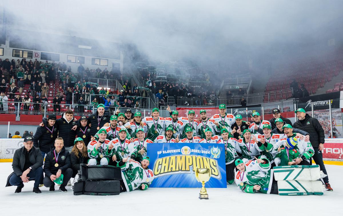 HDD Jesenice : HK Olimpija | Olimpija je na četrti tekmi finala državnega prvenstva z 2:0 premagala Jesenice in ubranila naslov državnega prvaka. | Foto www.alesfevzer.com