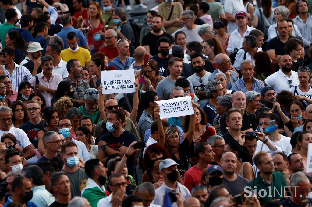 Italija protesti zeleno potrdilo