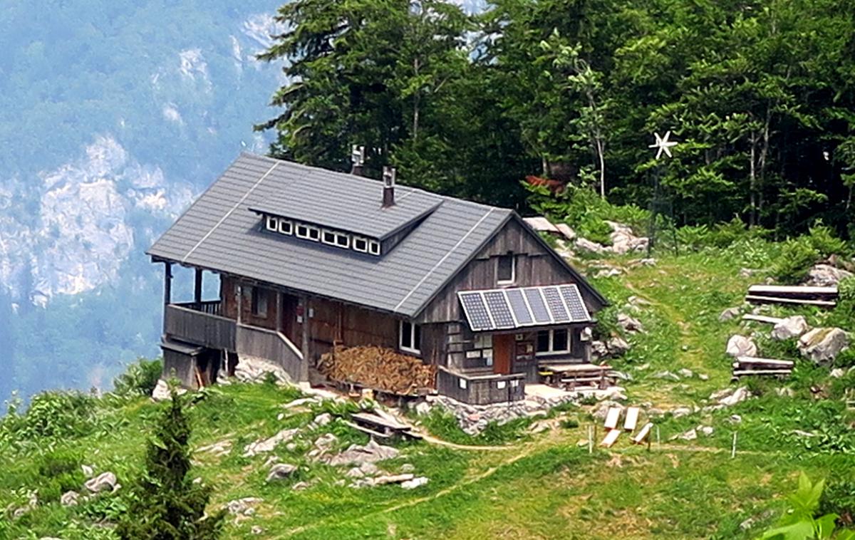 Orožnova koča na Planini za Liscem | Foto Manca Čujež